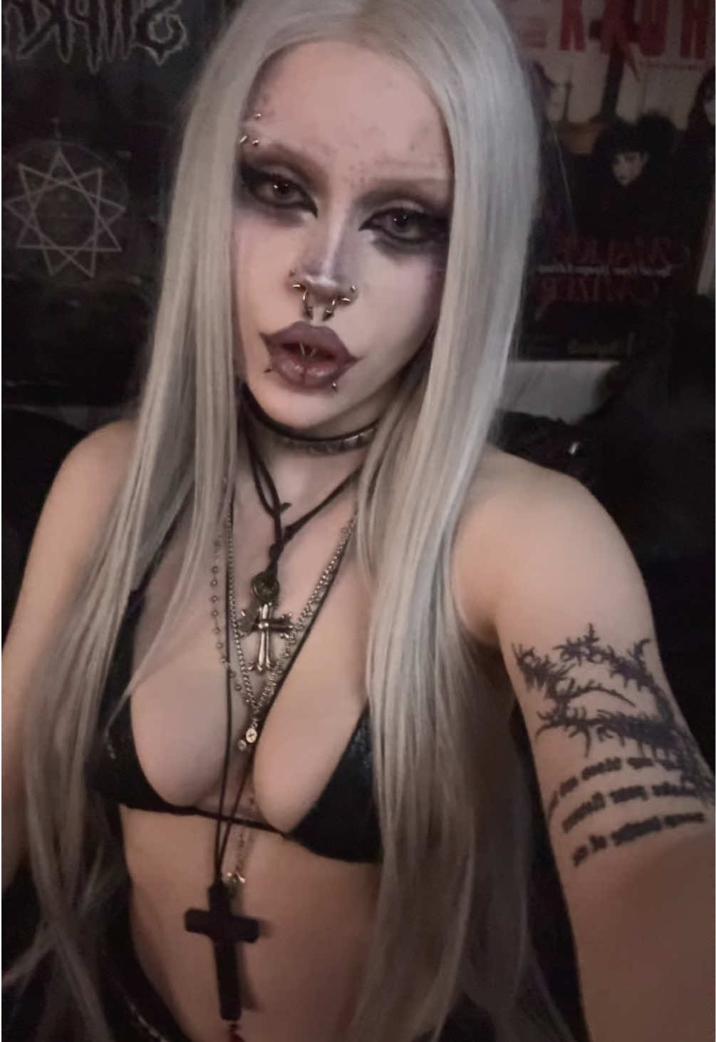 @palesw0rdsgirlx