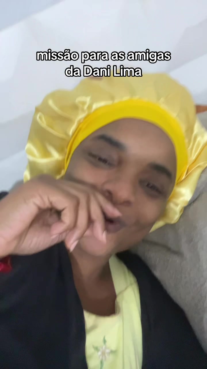 @Esthela