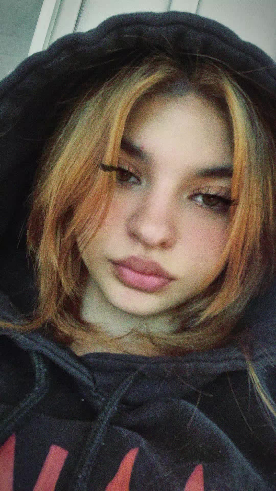 @Bella
