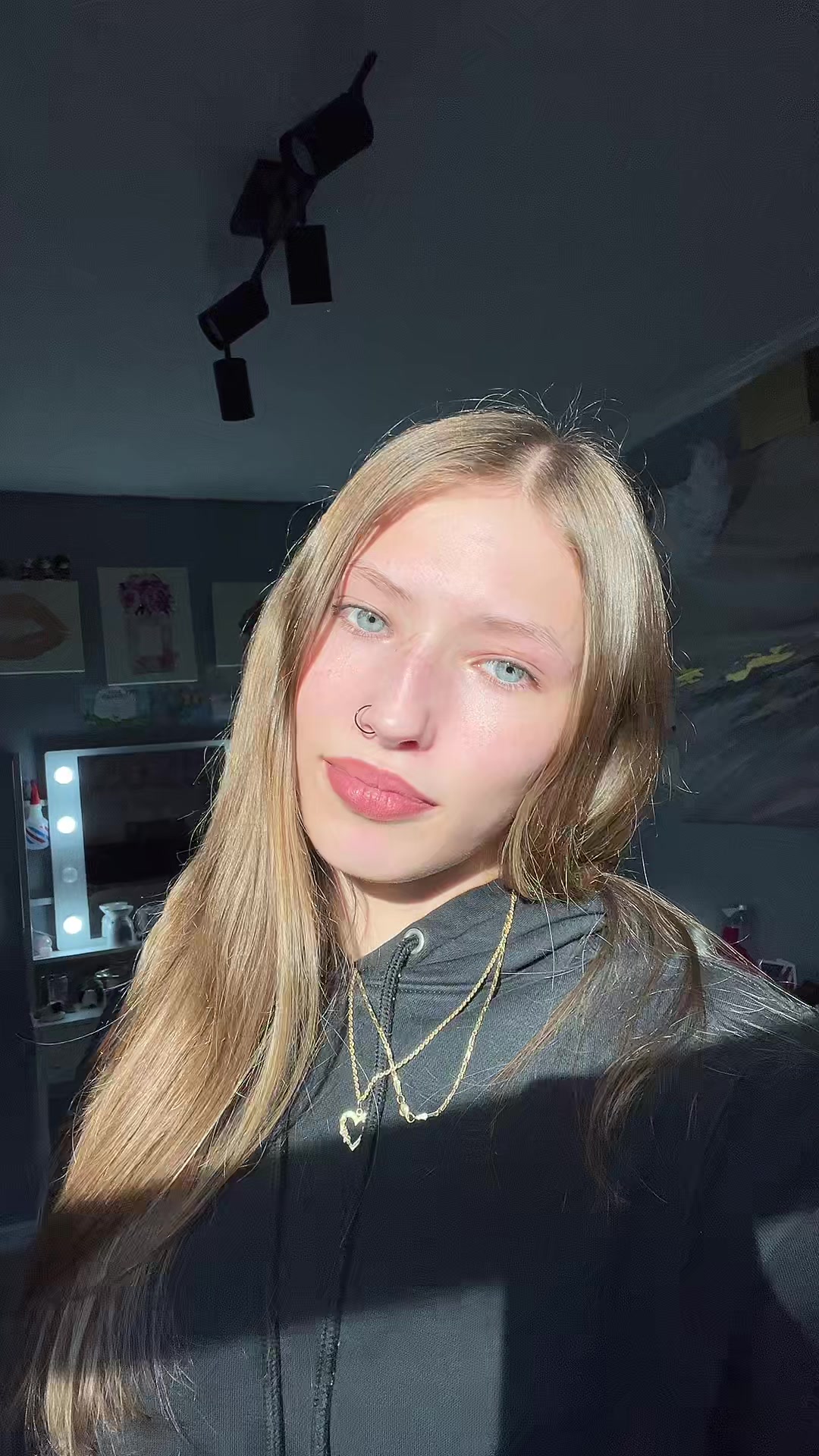 @shestooblunt