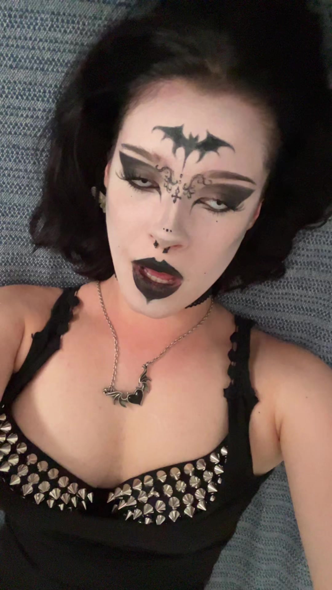 @Klara🧟♀️