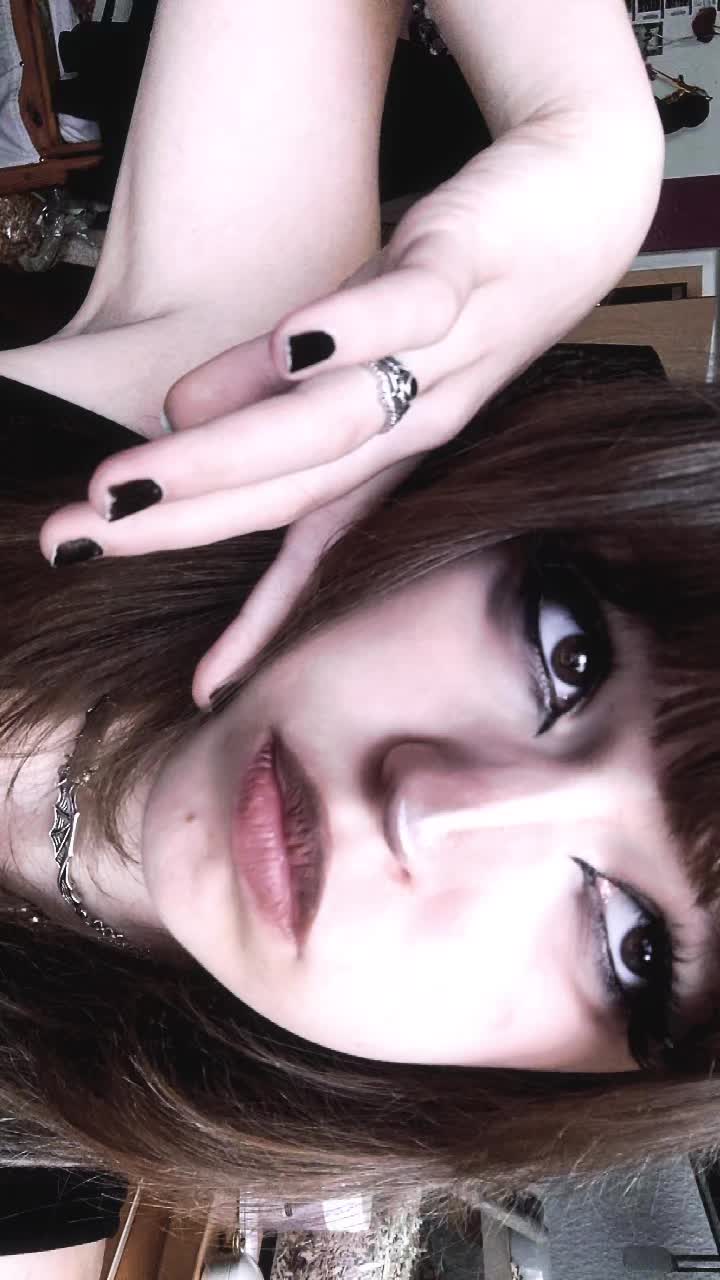 @𝑨𝒍𝒆𝒏𝒂ꨄ︎ |-/🦇🌀