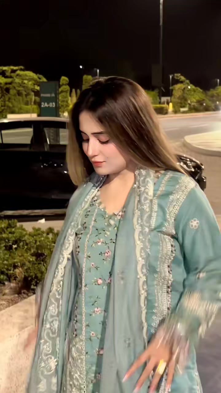 @Aliza shah official
