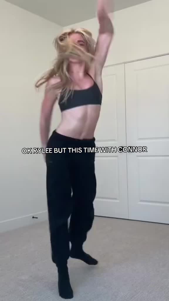 @whitneysklein 🪩🎗️