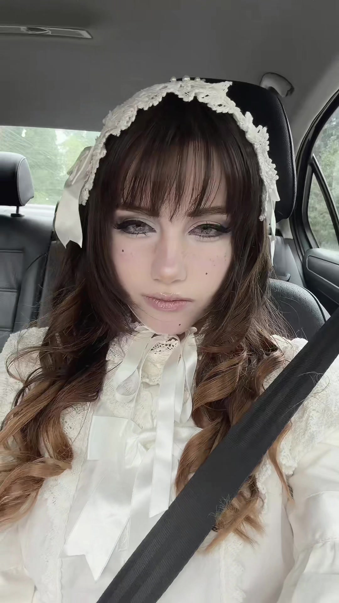 @anastasia (MAIN mewklekitty)