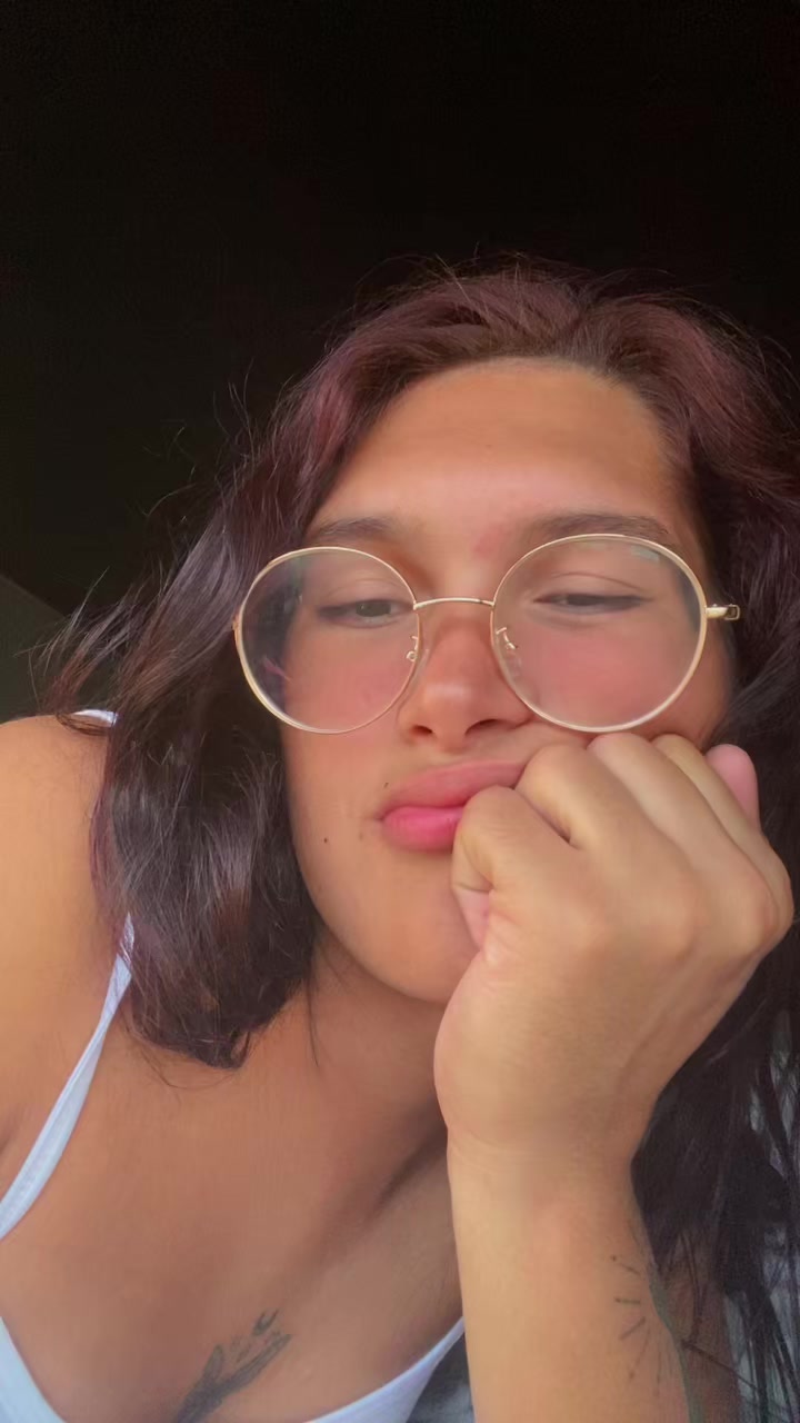 @_carla.gabrielly_