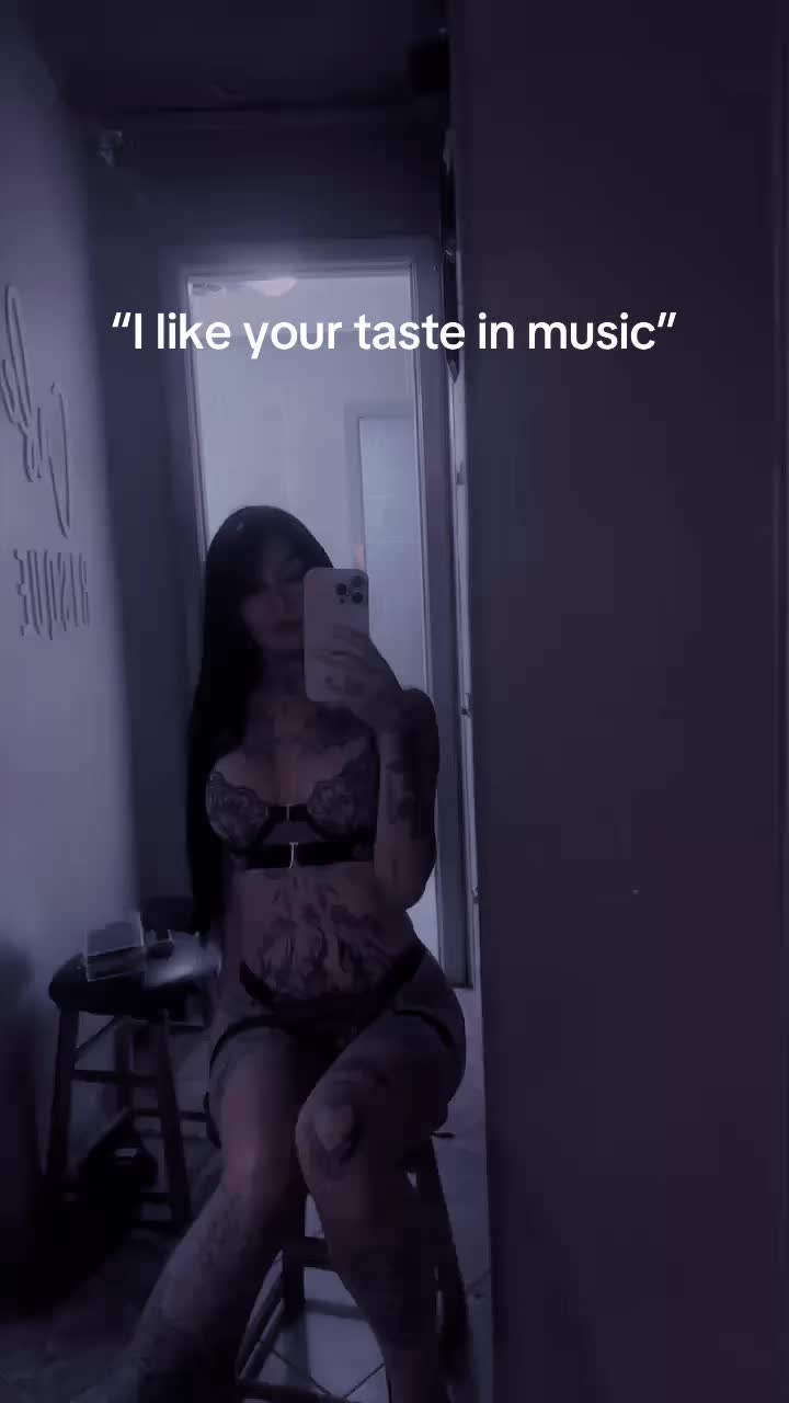 @KacyAtCafeRisque