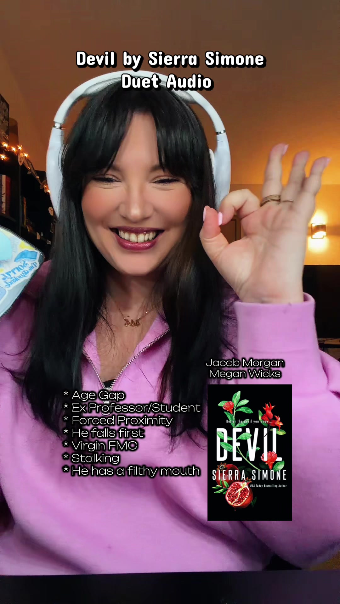 @Danielle Reads 📚☕️ 🧸
