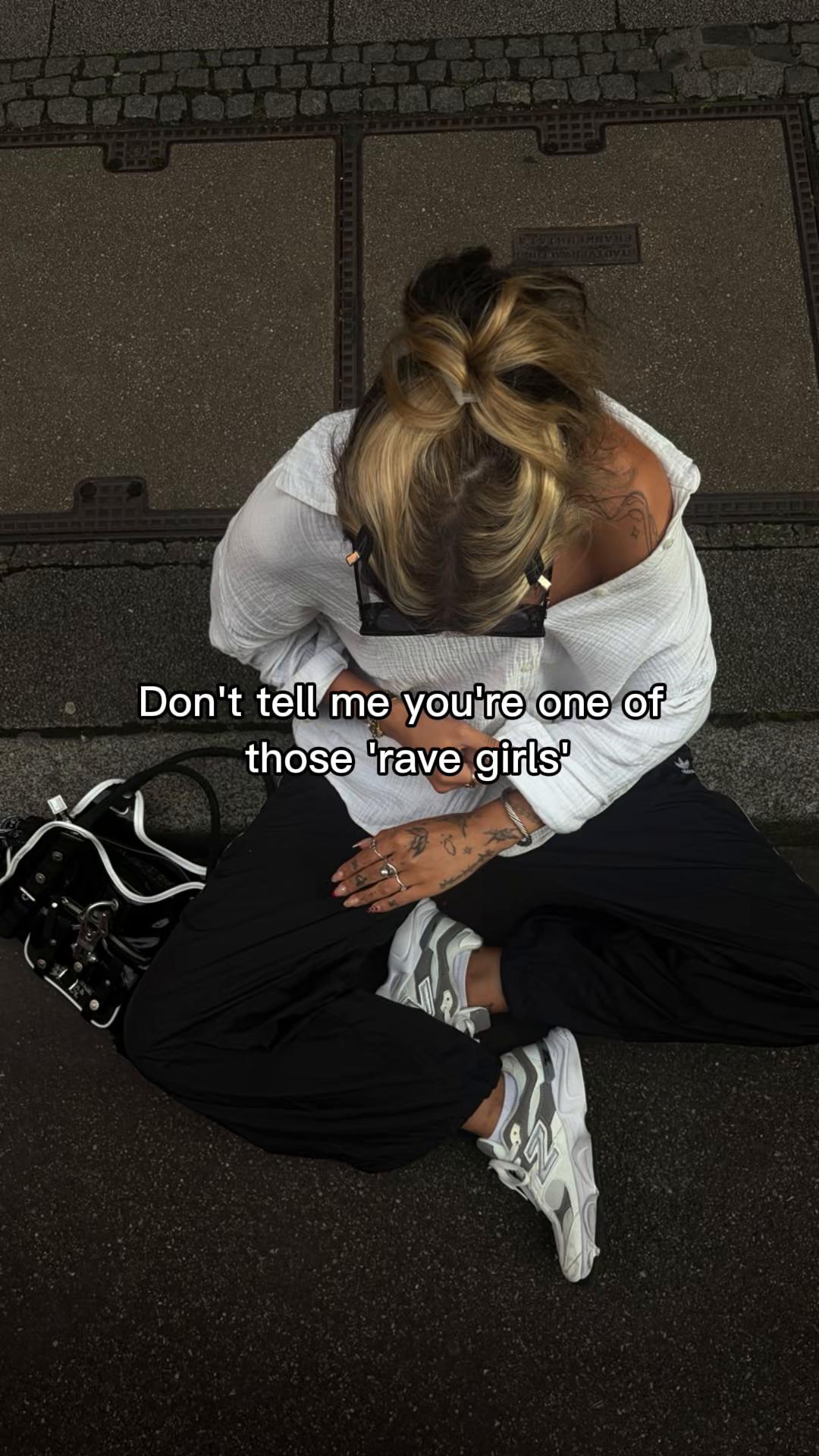 @𝕽𝖎𝖆 🪩