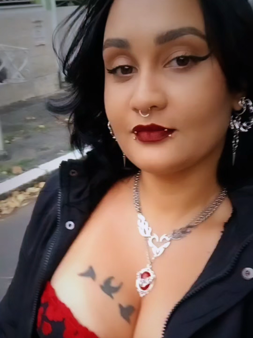 @Larya Von