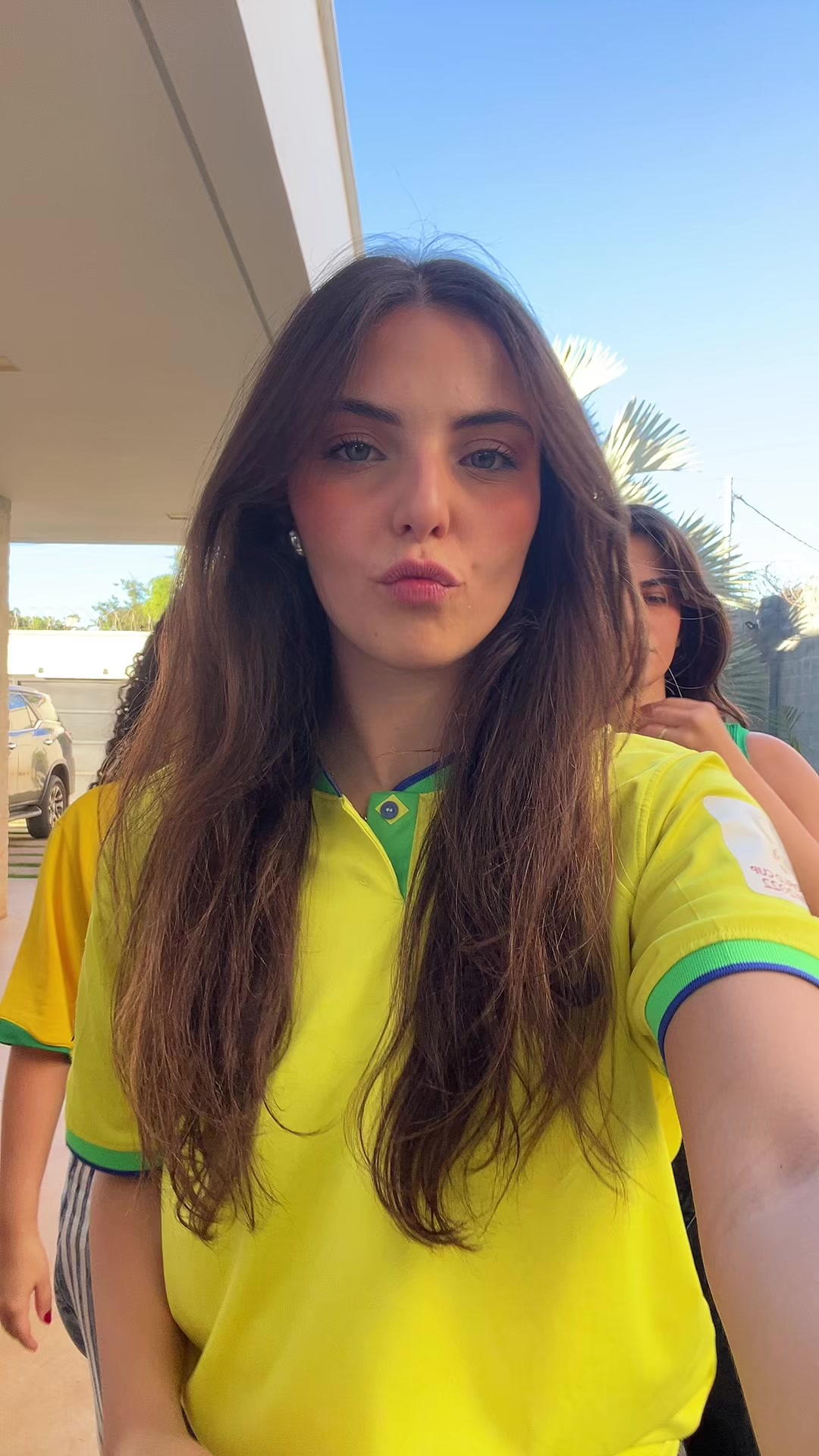 @dorabusato