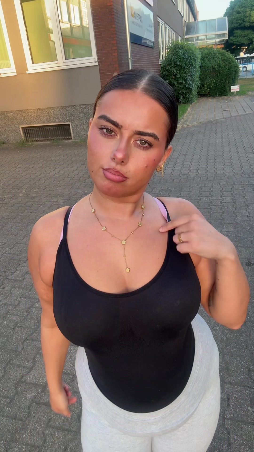 @โณ