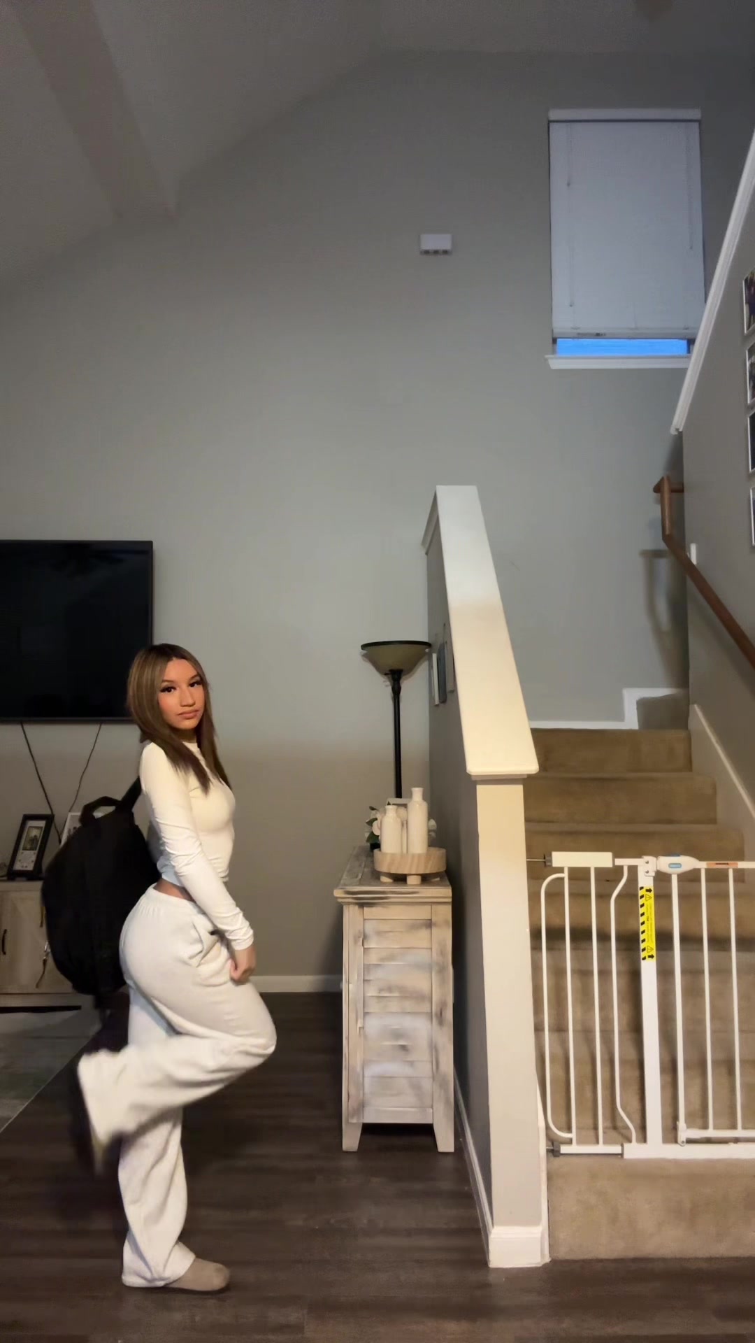 @Khlo