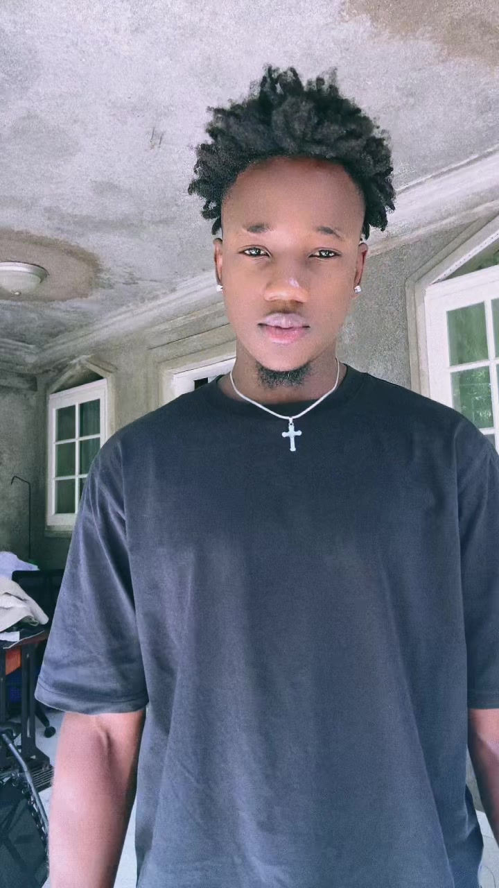 @Zℹ️🅾️®️💫