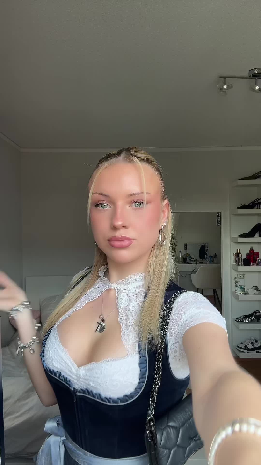@𝐋𝐚𝐫𝐚