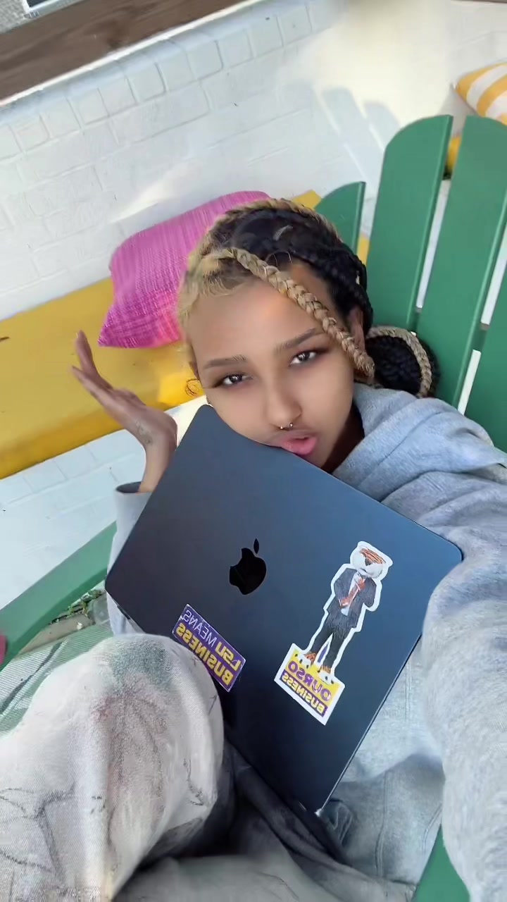 @insta:leya2fire