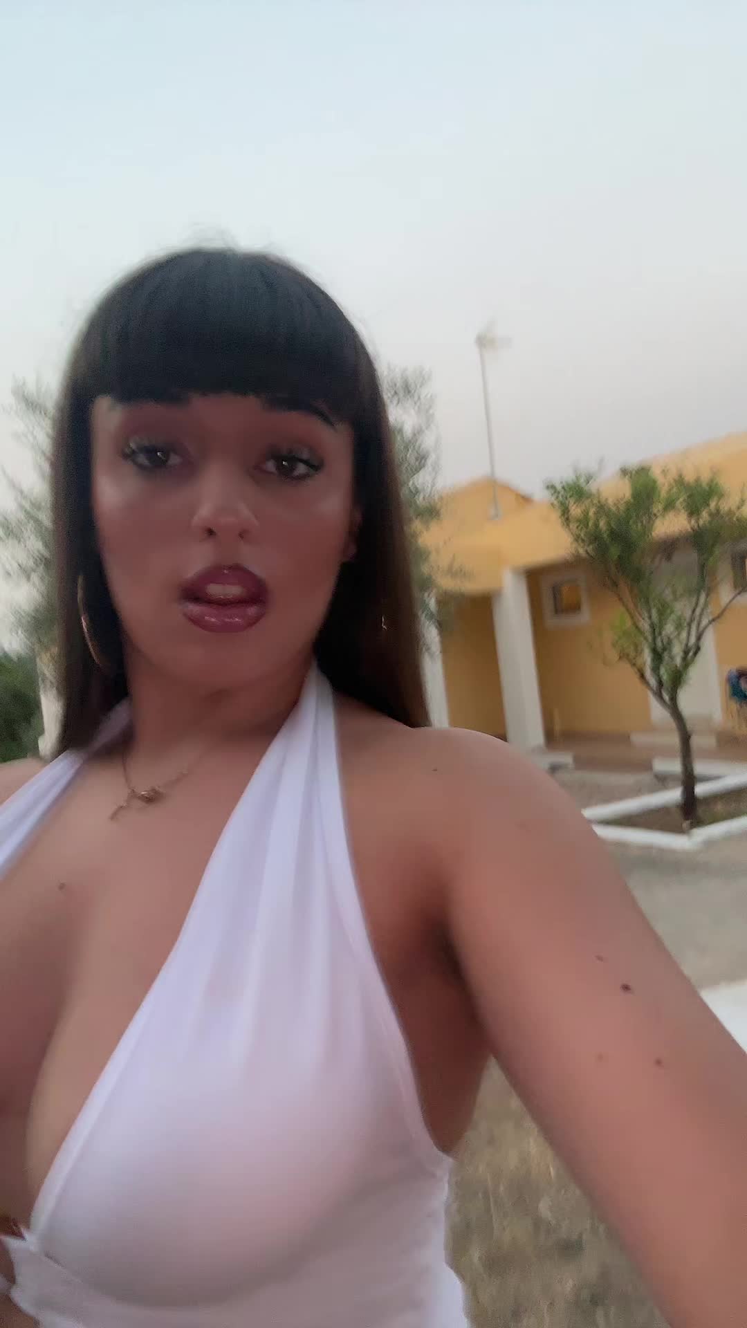 @laura