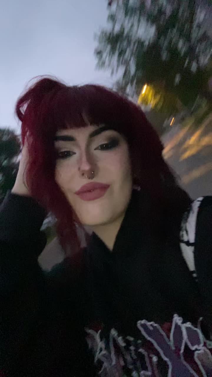 @|-/ 𝙻𝚎𝚎 . . .