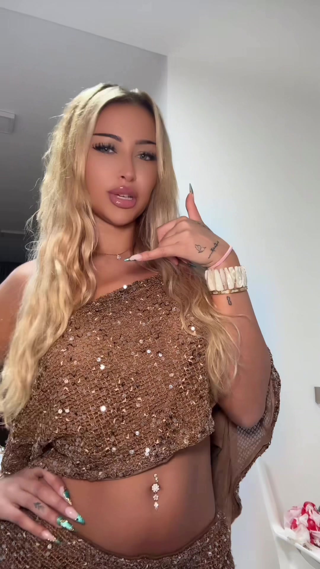 @laura moradi
