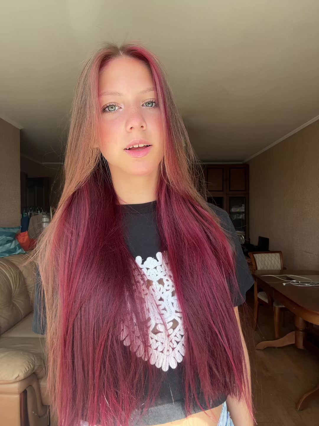 @аннета👻