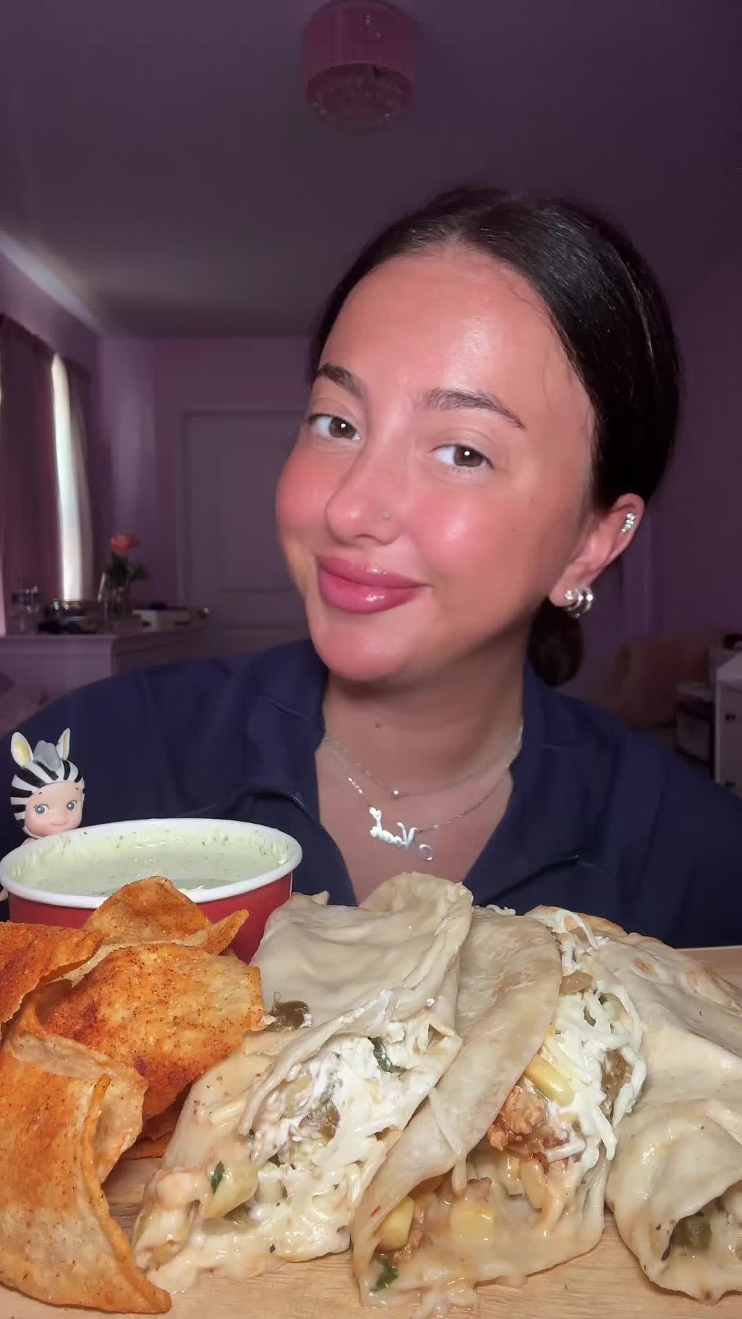@eatswithemmie