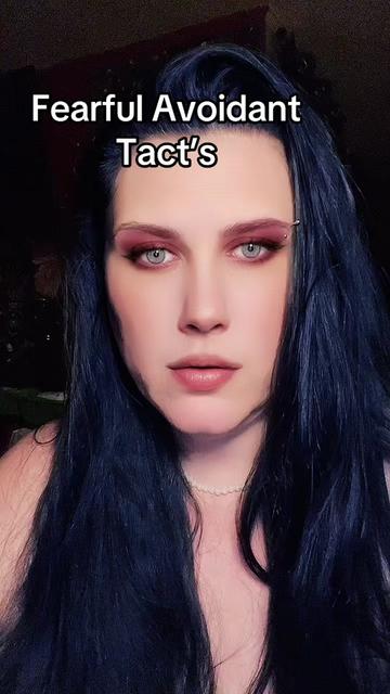 @QweenOfSatire