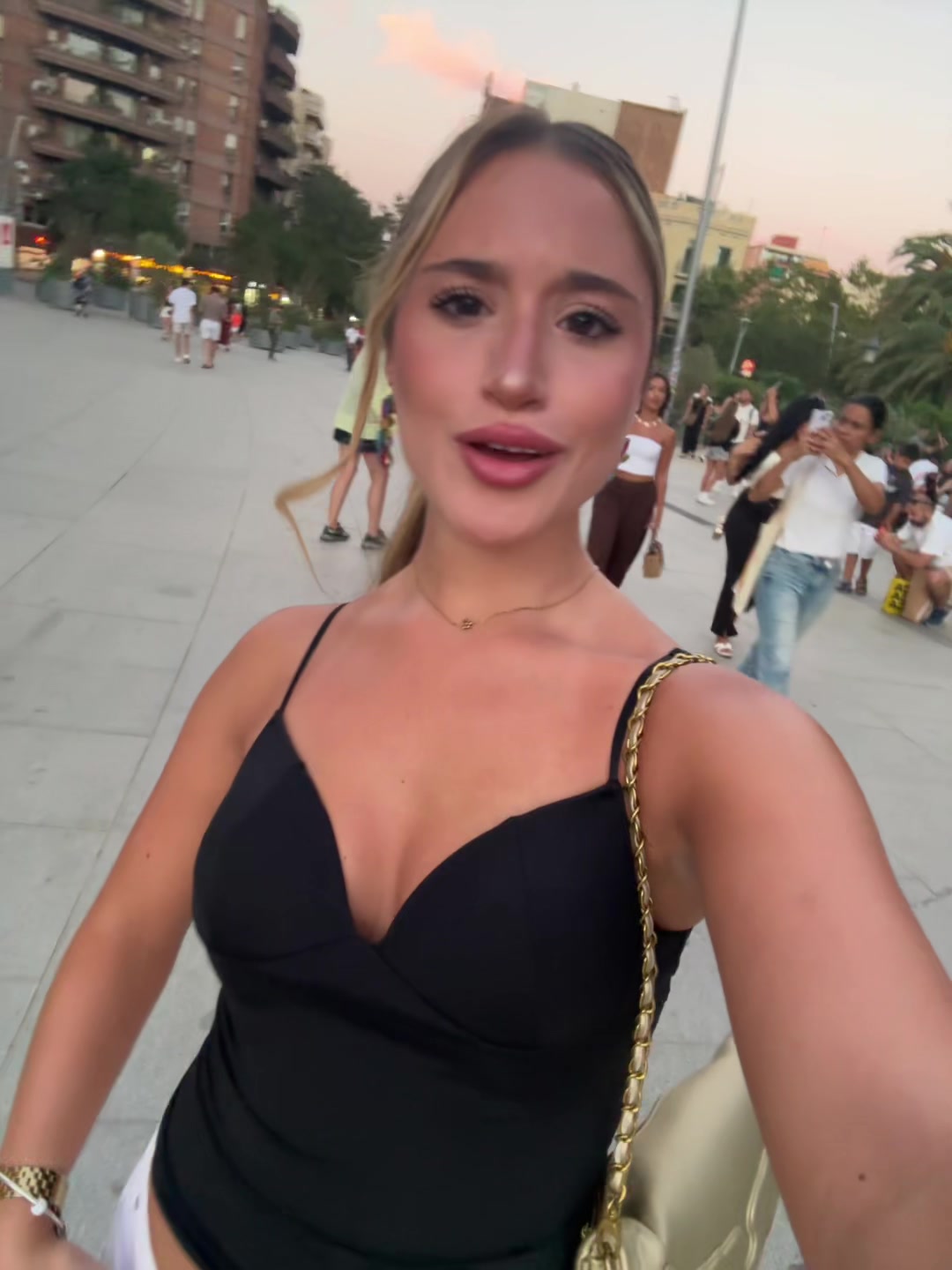 @Ana