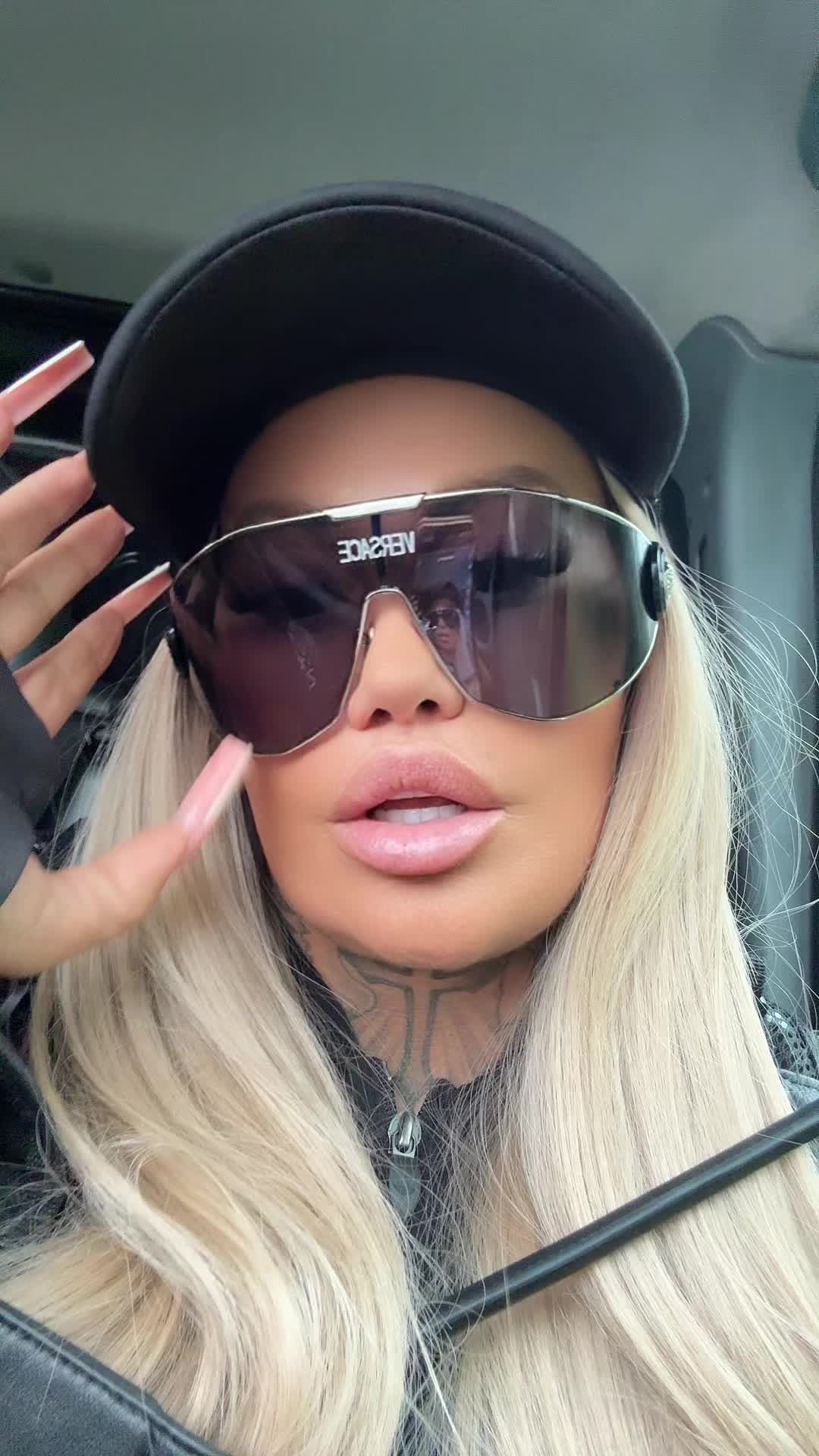 @Lala_laluna_official