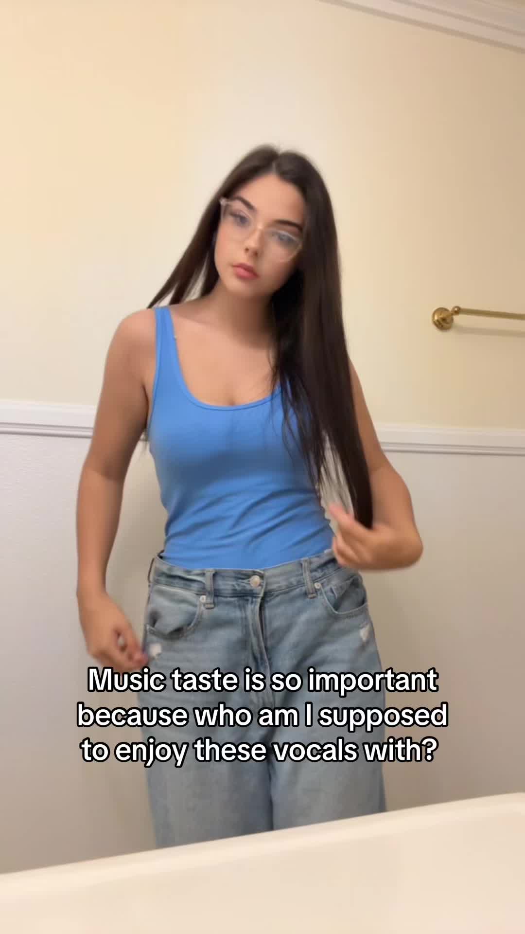 @Chloe