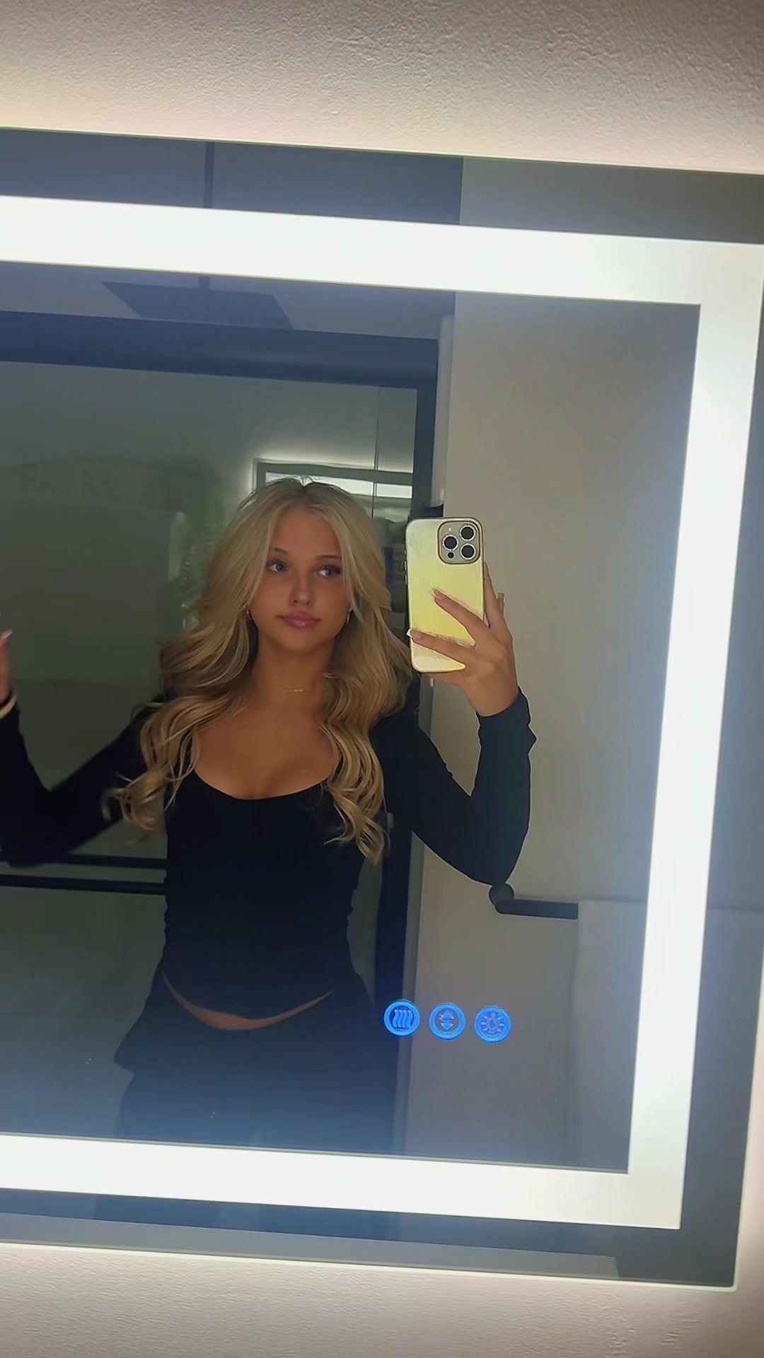 @nicolelennaa