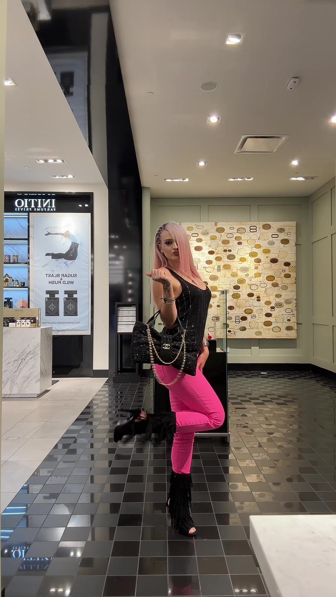 @elionathequeen_