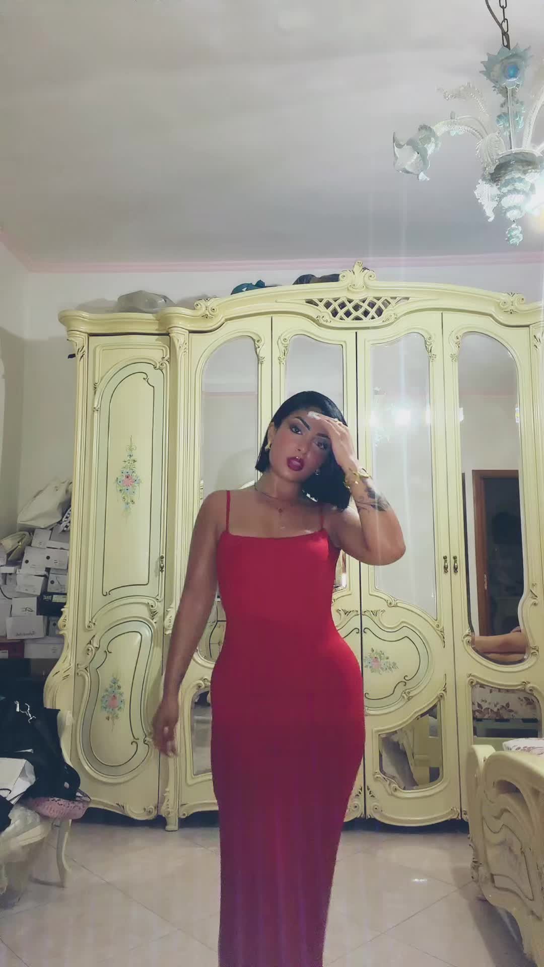 @Ilaria_