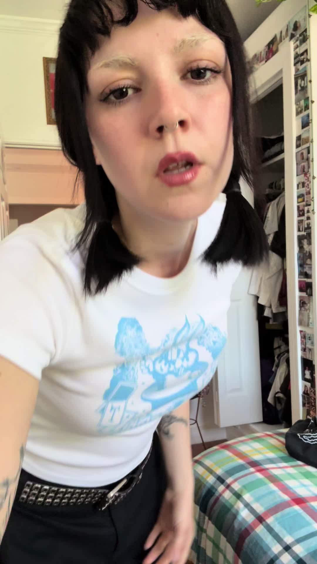 @Noelle Sucks