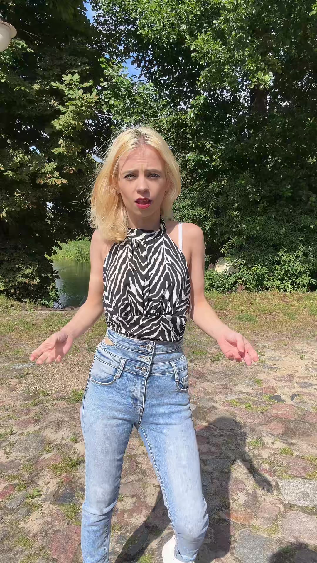 @Little_evil