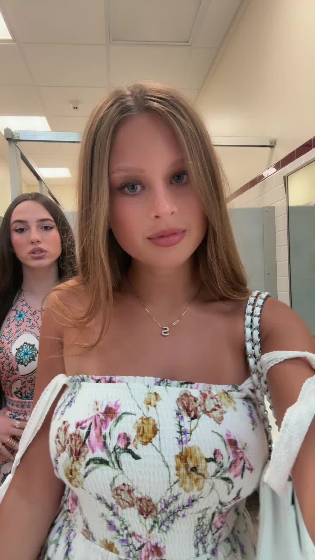 @Sienna