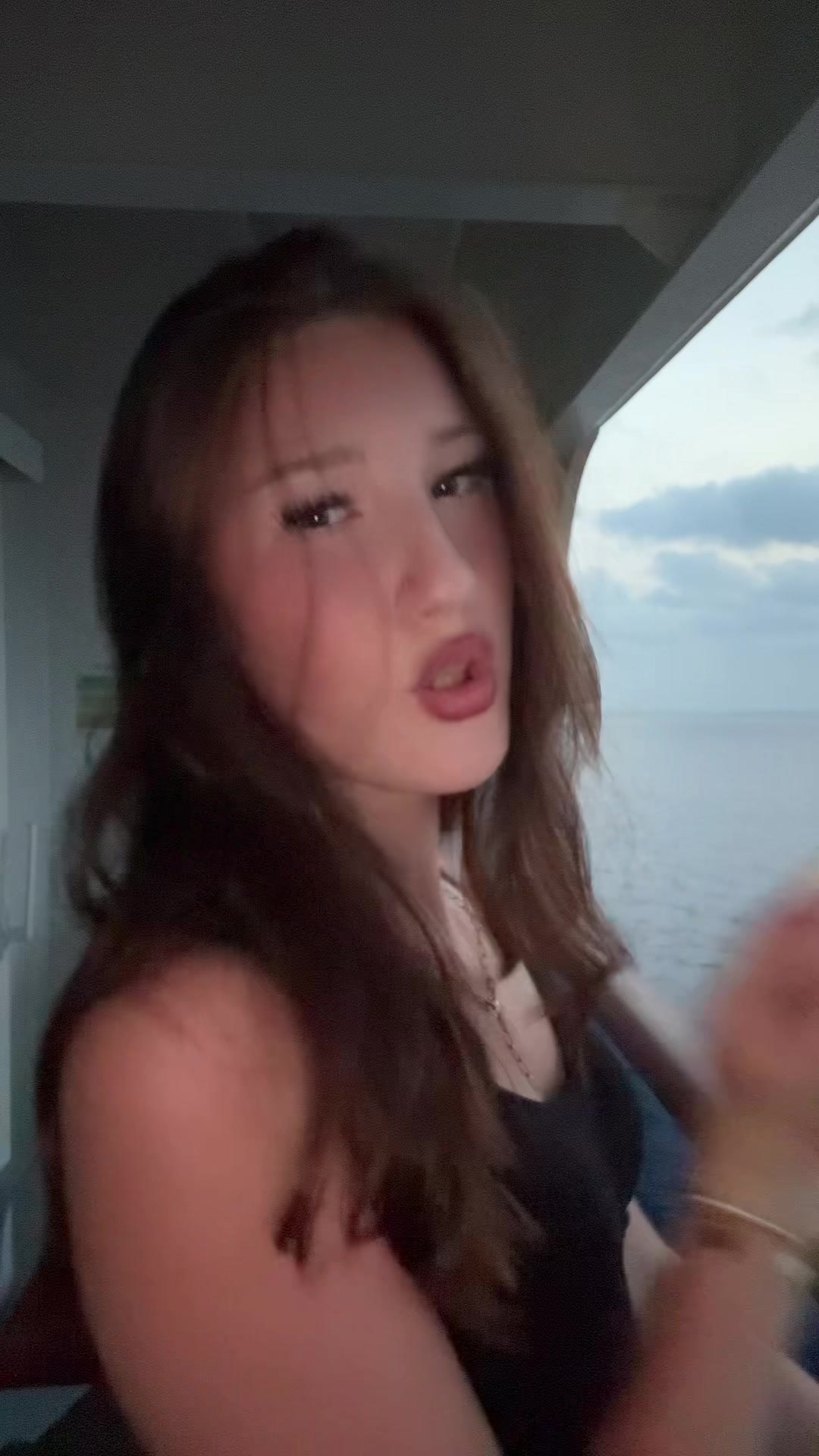 @ᴘʜɪʟɪɴᴇ⋆