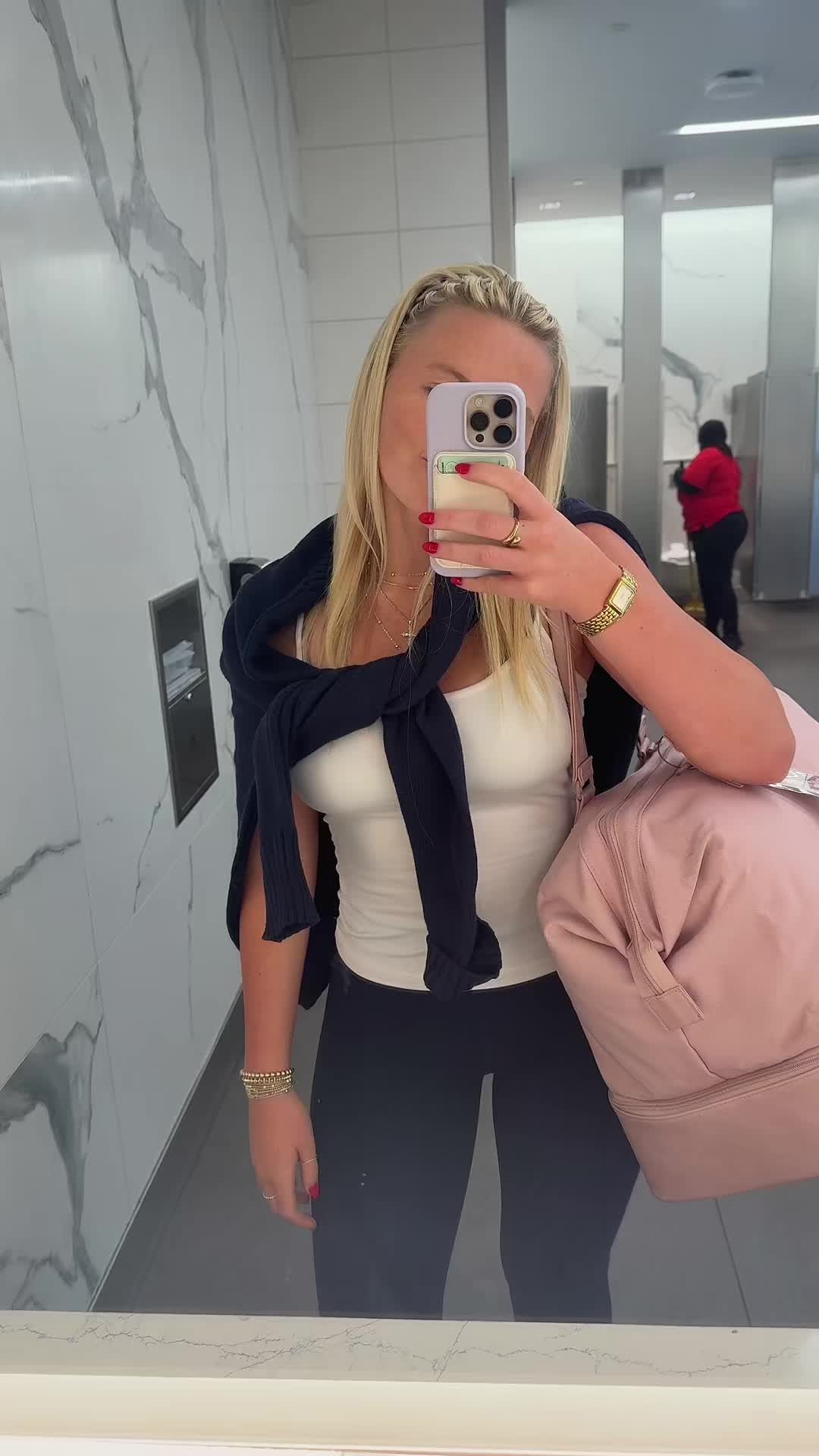 @ellachristine