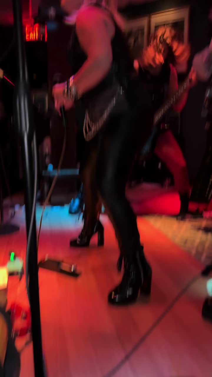 @Irene The Scream Sixx-Rëd Höt