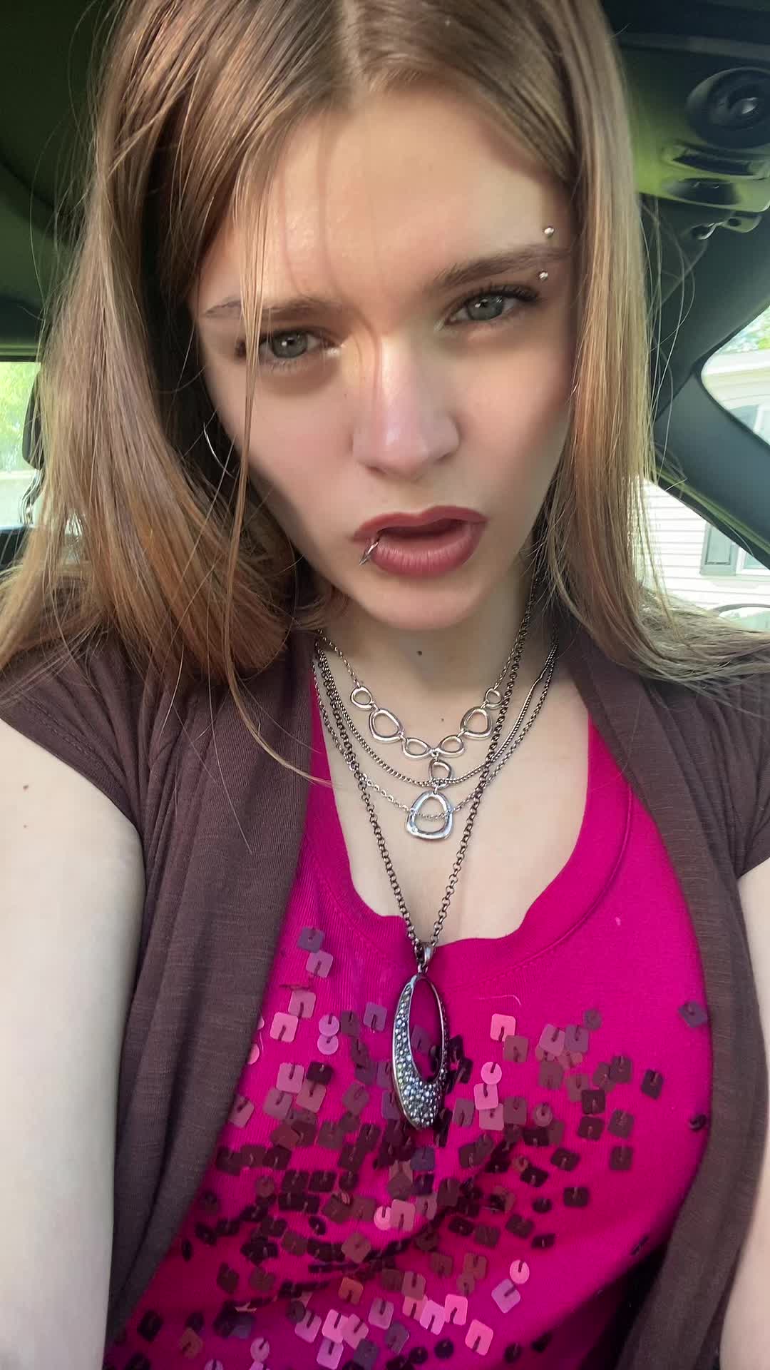 @Faye 🦇