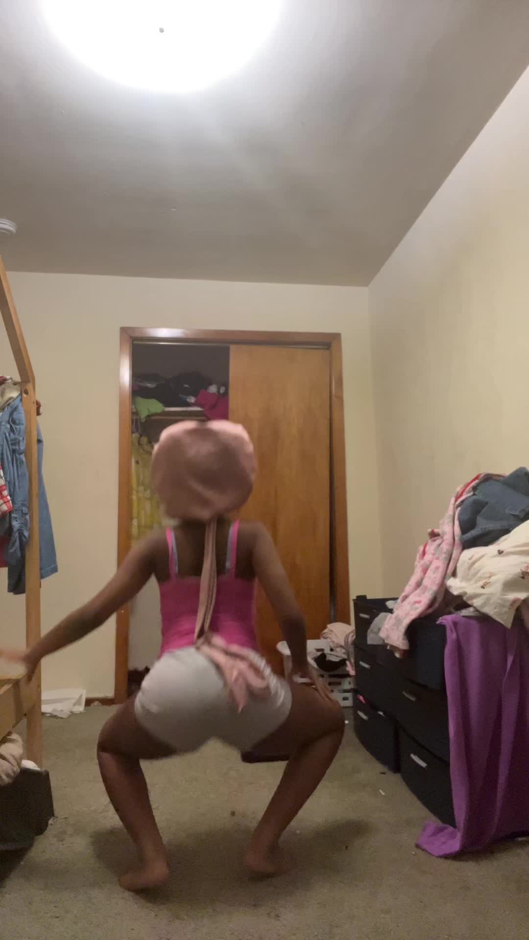 @user68080032129