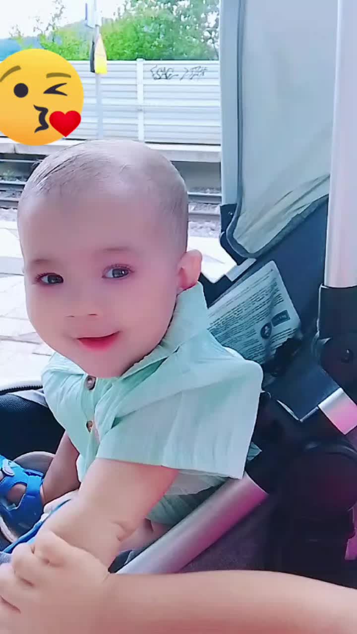 @t&uuml;ndi  Horv&aacute;th 777