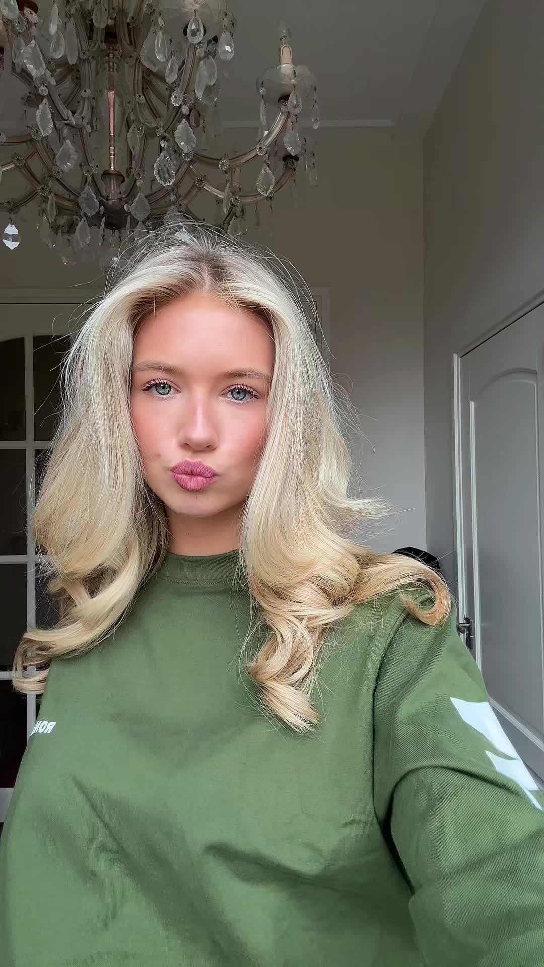 @𝑅.