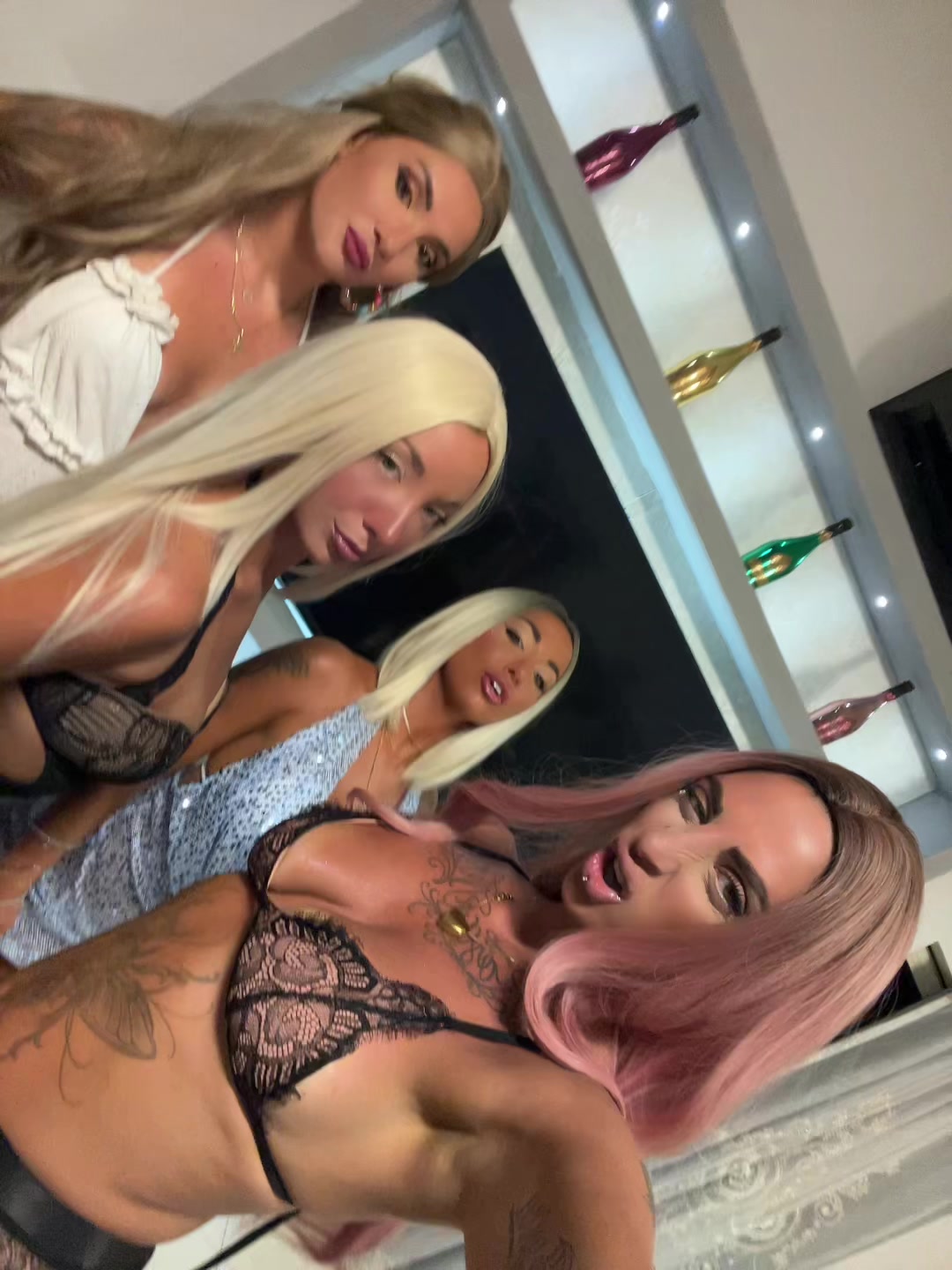 @👑