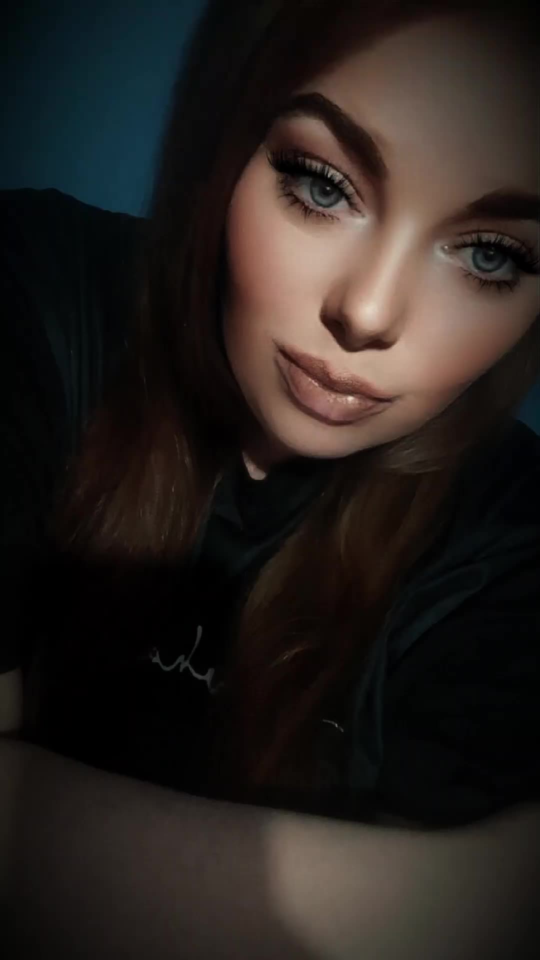 @🍒𝒮𝒽𝒶𝓃𝒶 ~𝓁o𝓊𝒾𝓈𝑒🍒