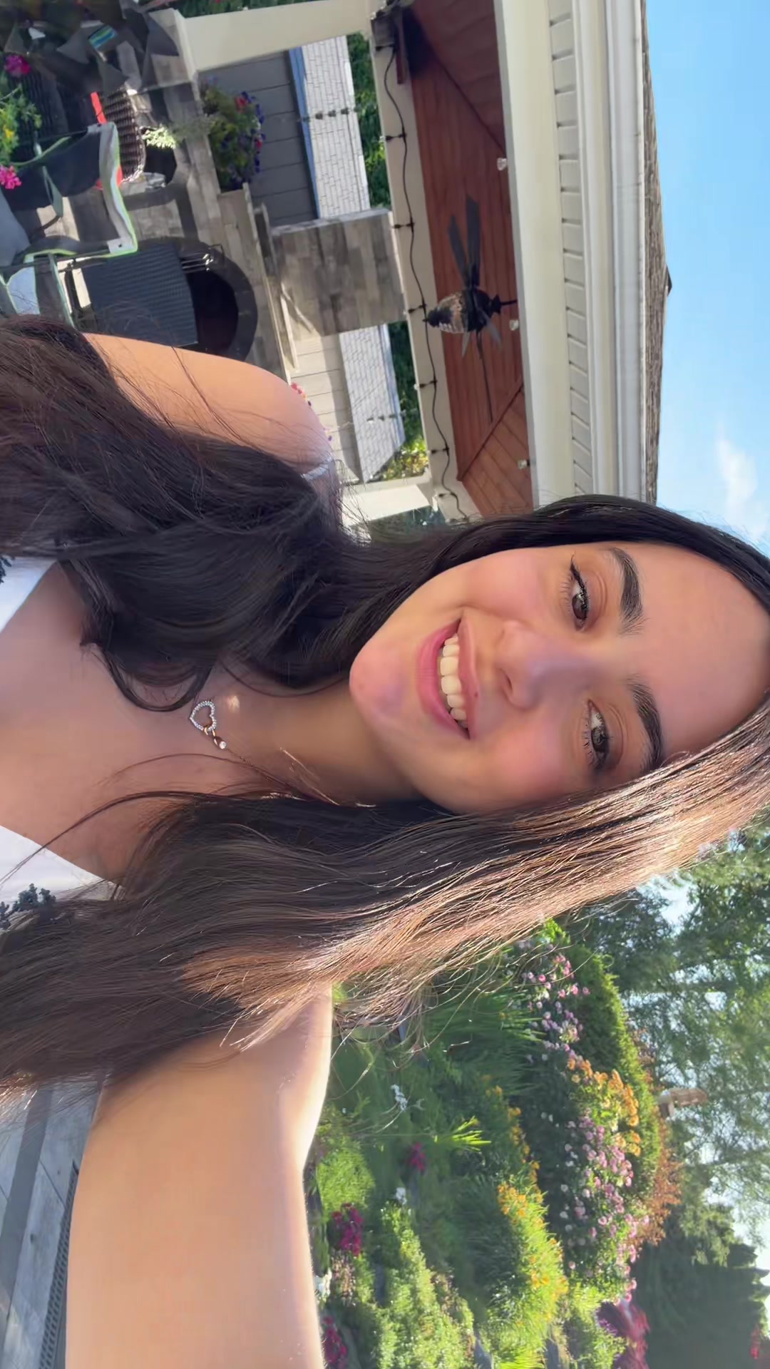 @Bella
