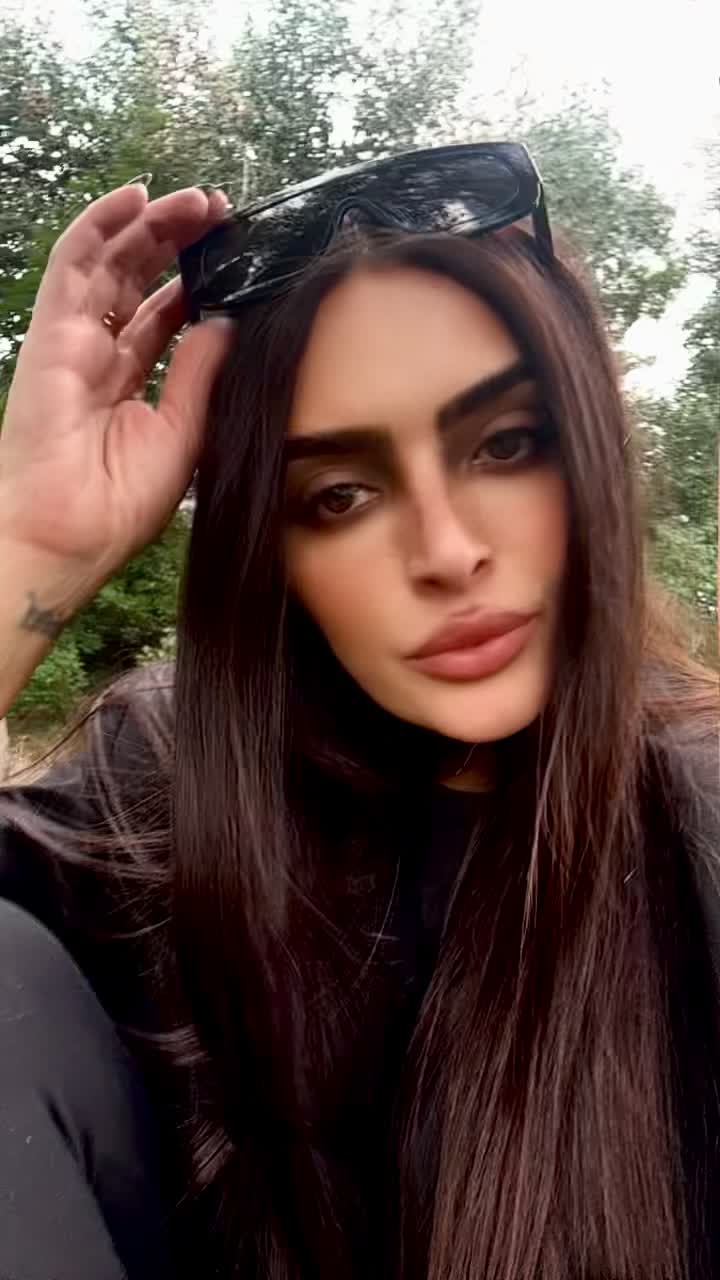 @Elle