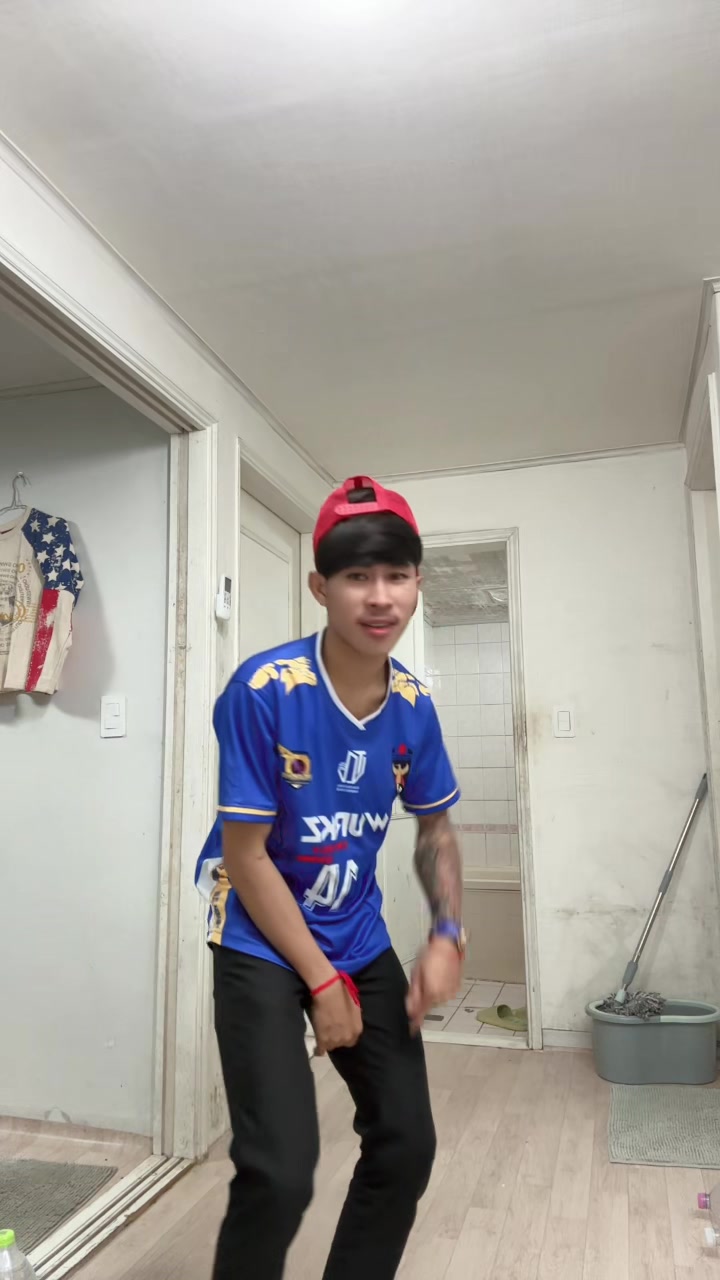 @Ly-ឆាលីន💸
