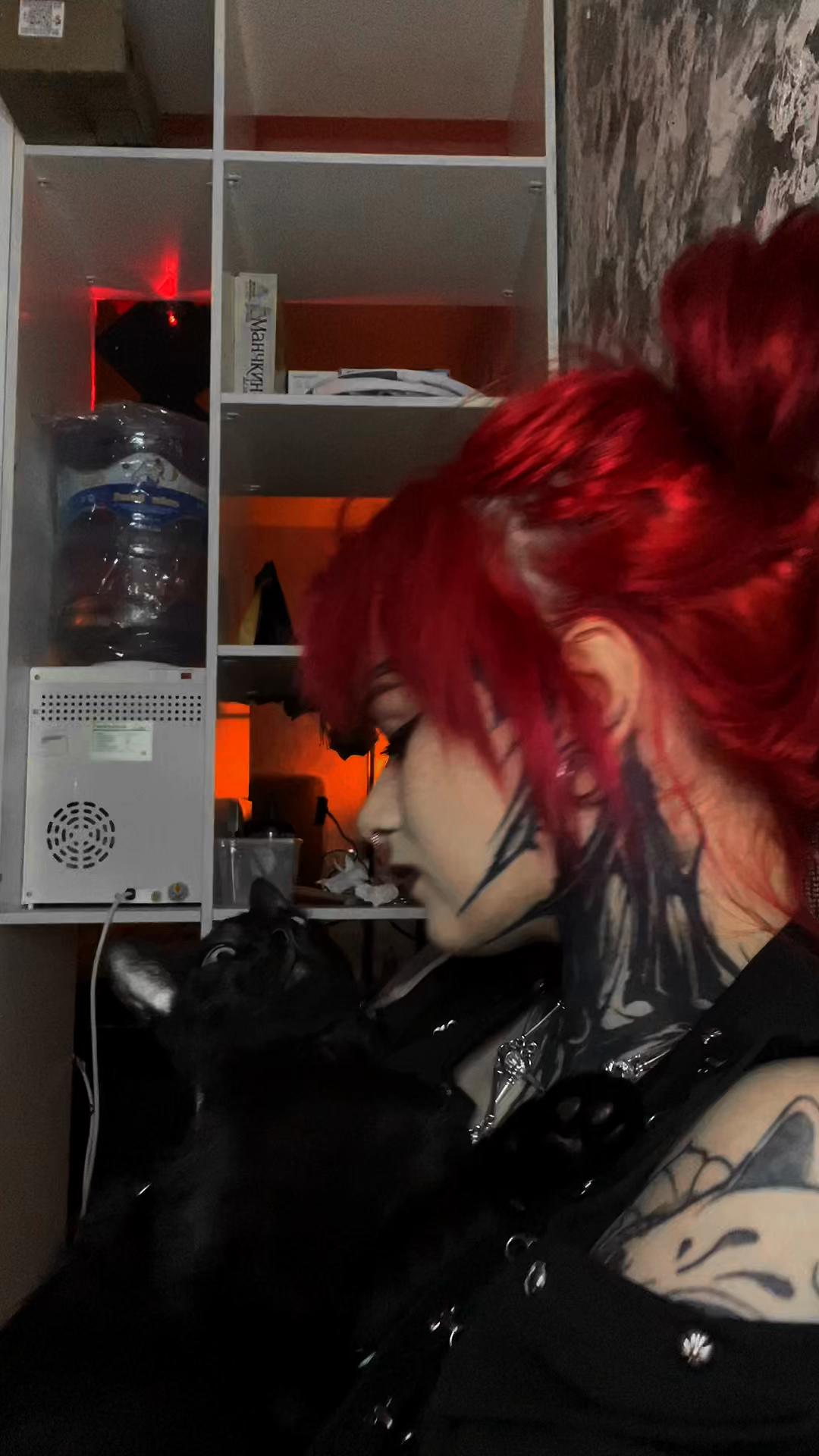 @Tsukini_suka🍅