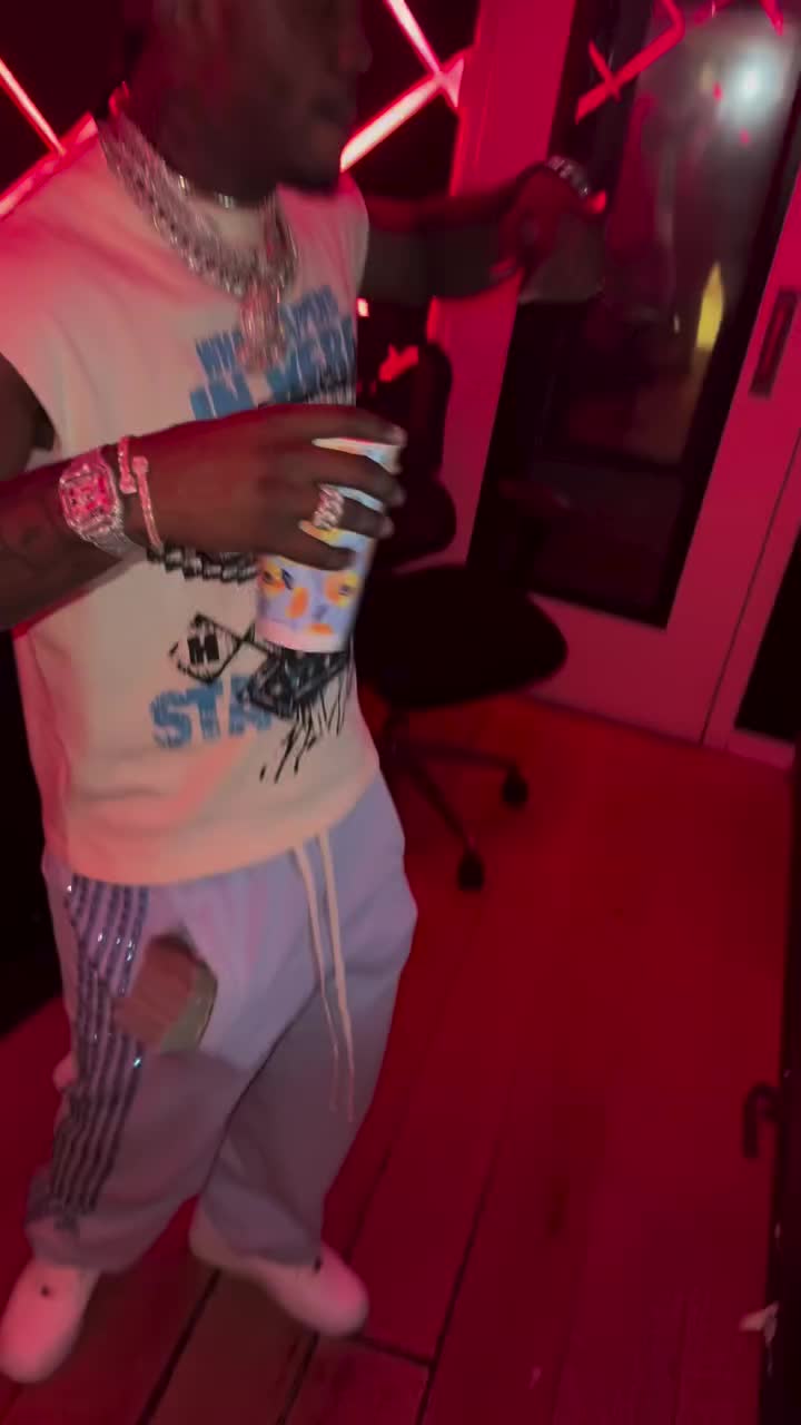 @Hotboii