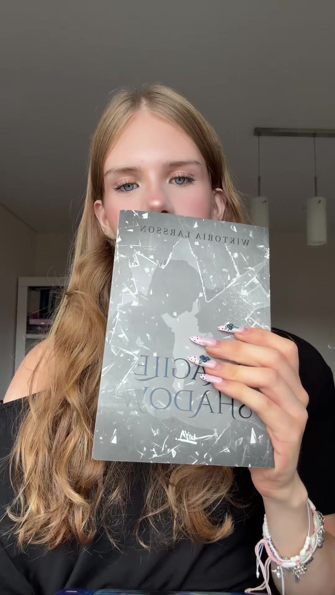 @veronica || booktok
